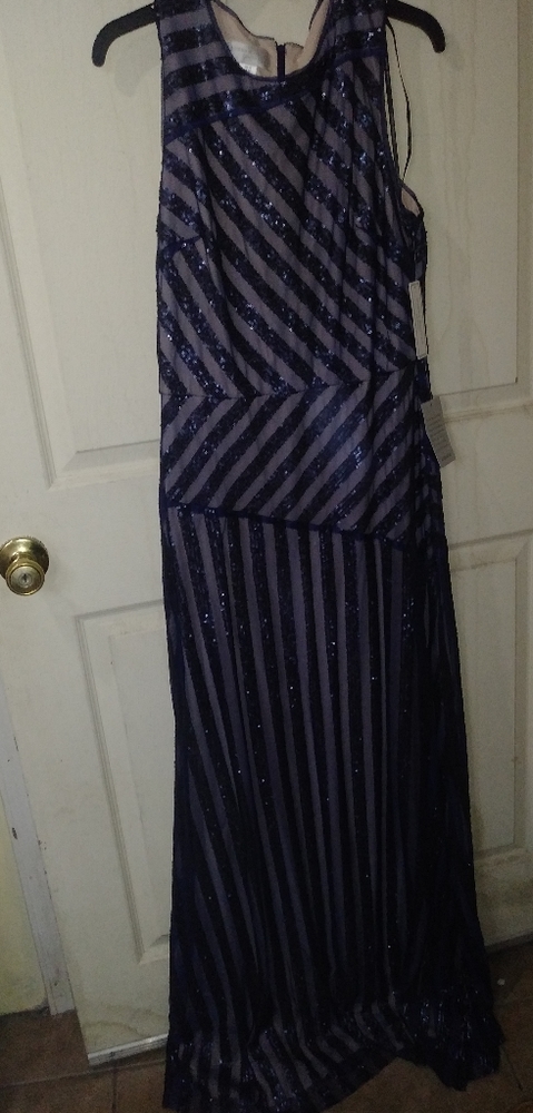 Donna Morgan stripped gown